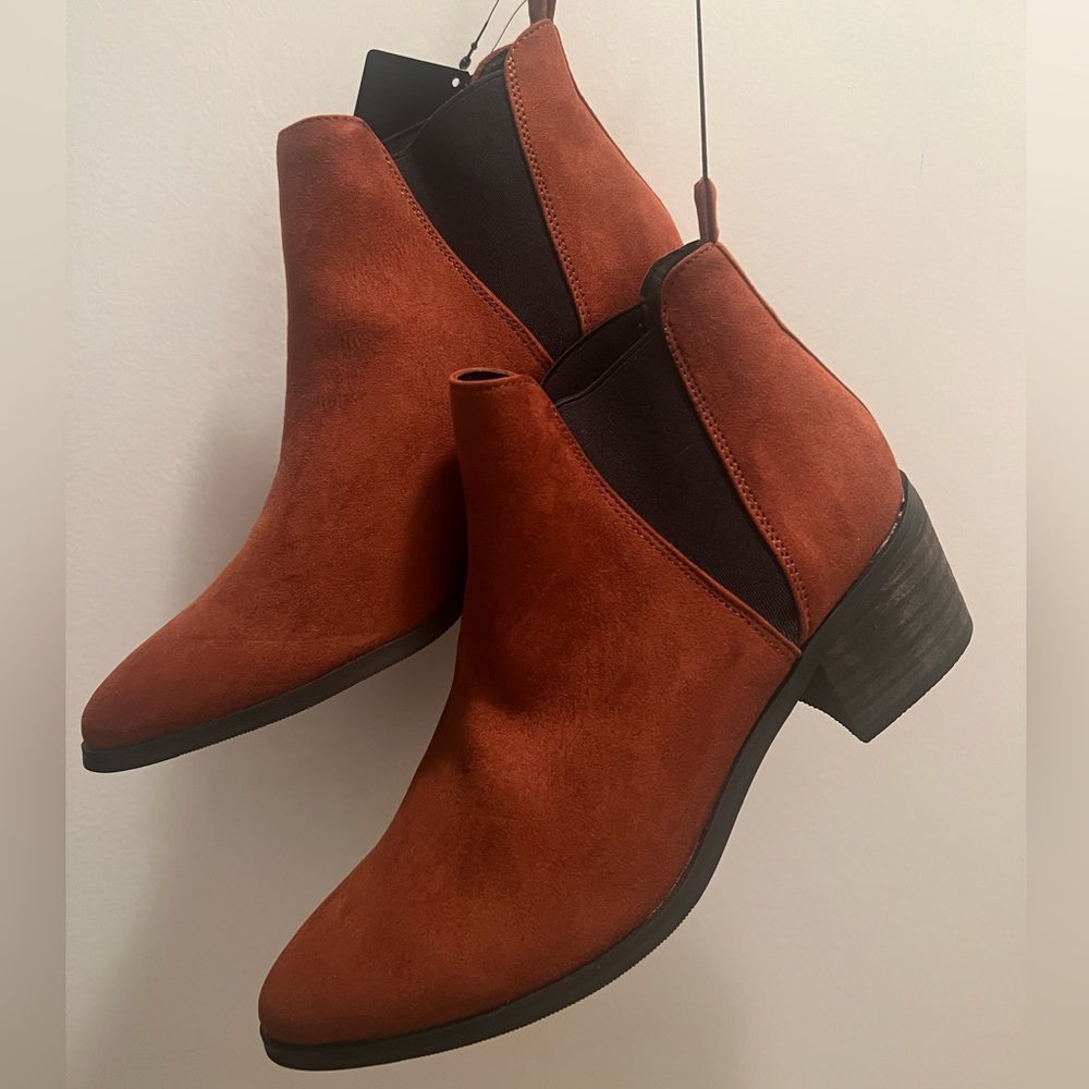 BRAND NEW!! Women’s booties!